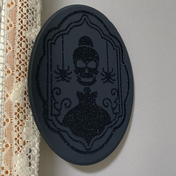 Handmade Wood Skull Decor (set of 4) - Picture 7 of 12